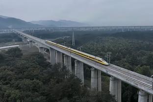 当日本172河村勇辉站上国际赛场 东契奇脸上既写着诧异也表尊敬